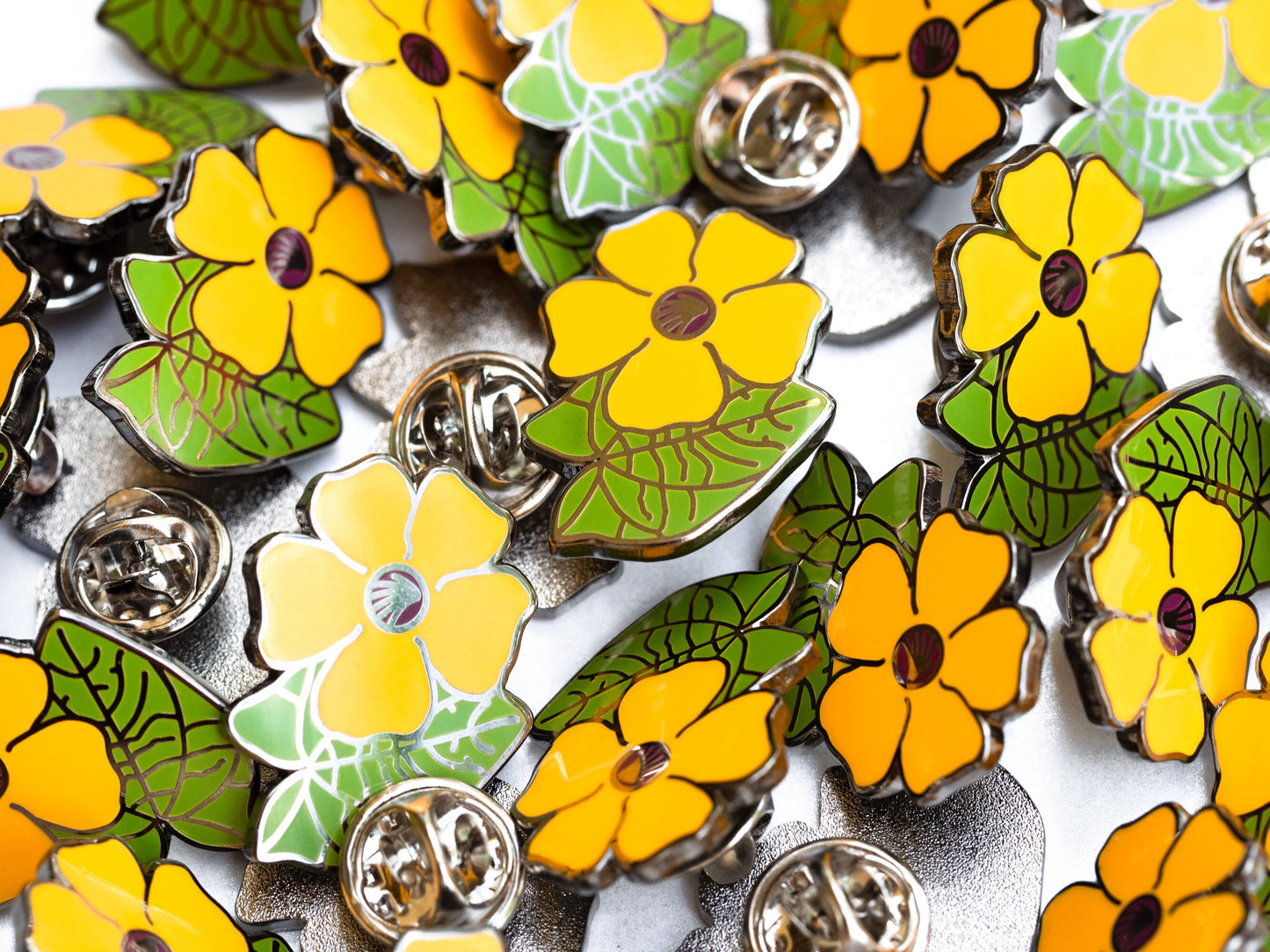 Ojo de Poeta Hard Enamel Pin